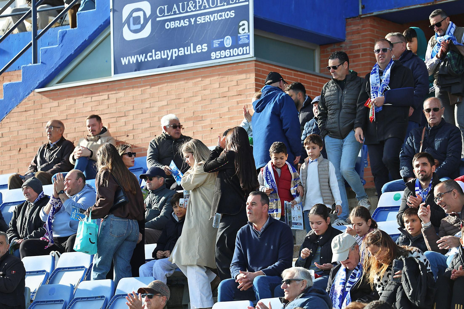 Búscate en las gradas en el Nuevo Colombino en el Recreativo de Huelva - Atlético Antoniano