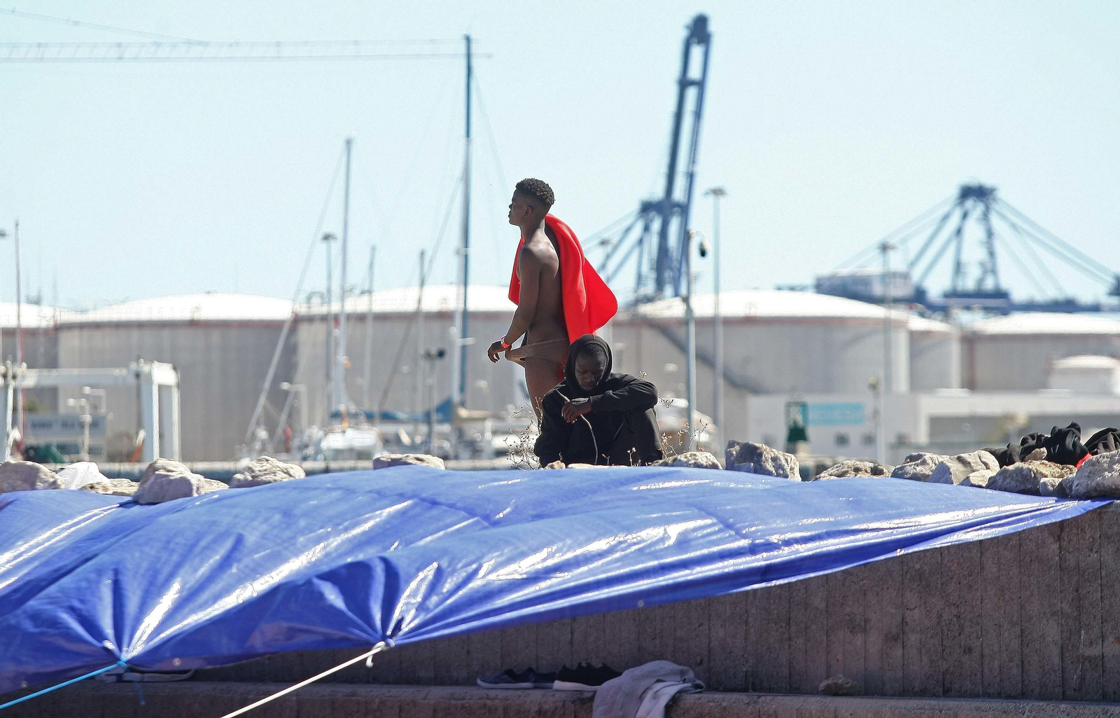 Cientos de migrantes esperan destino acogidos en el Campo de Gibraltar