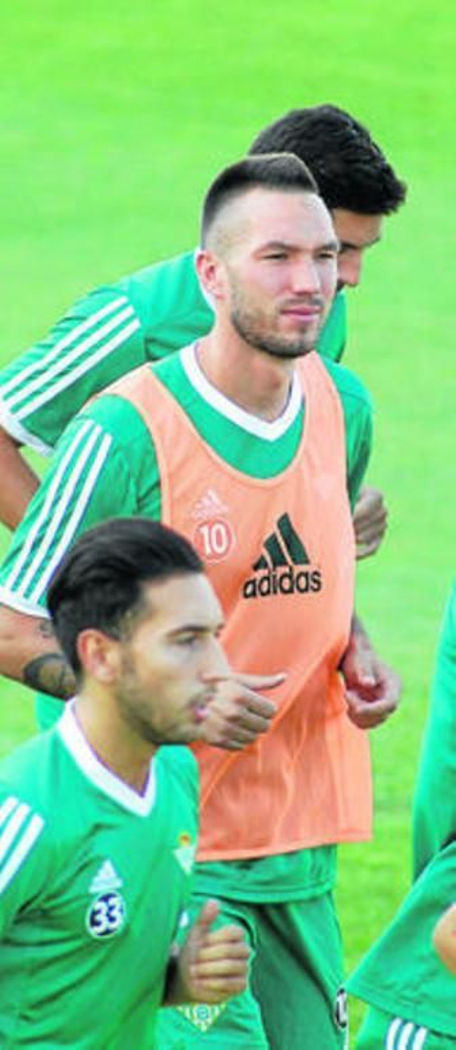 A vueltas con el delantero