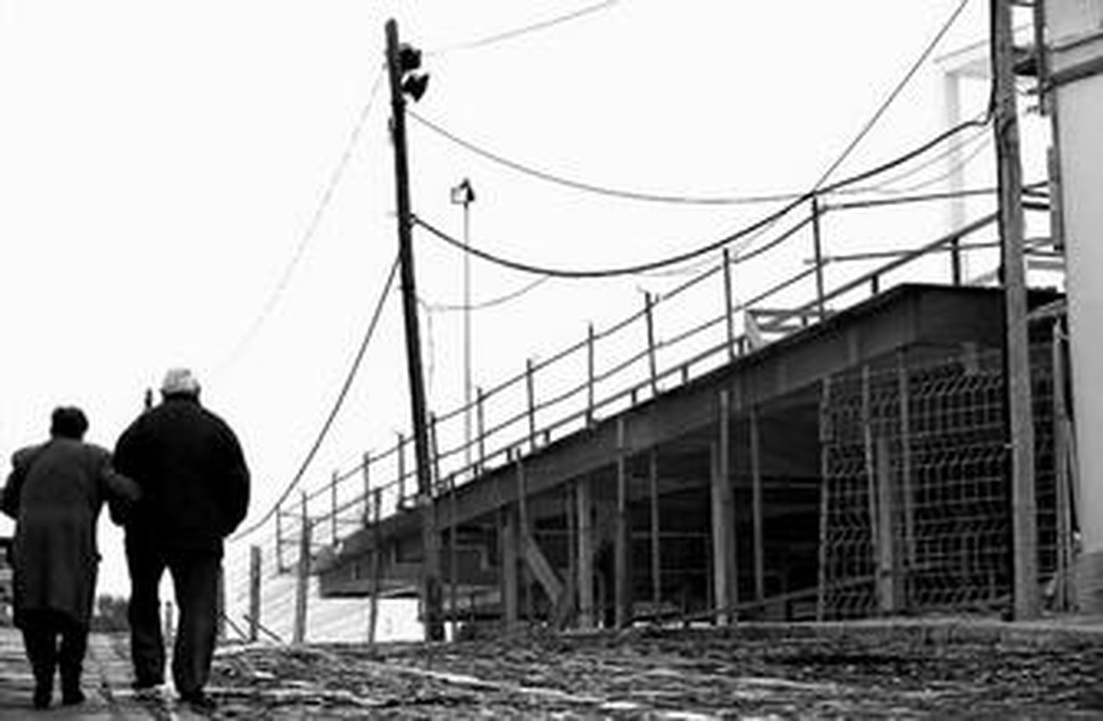 Estado, ayer, de las obras del futuro mirador que se construye gracias al proyecto 'Entrecatedrales'