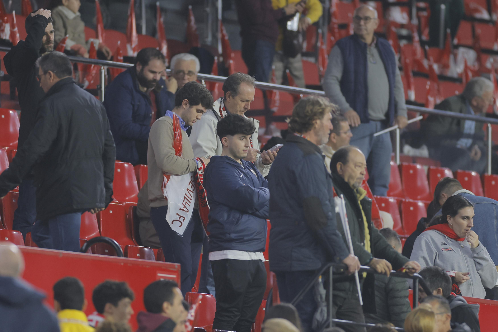 Búscate en las fotos del Sevilla Fc- PSV