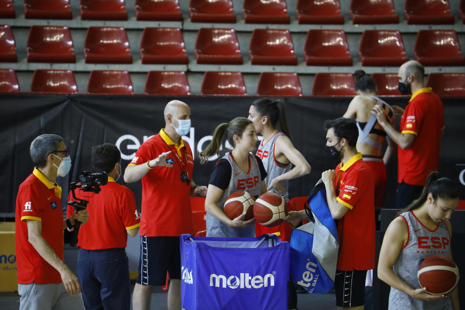 Las fotos del primer entrenamiento de la selección española femenina de baloncesto en Córdoba