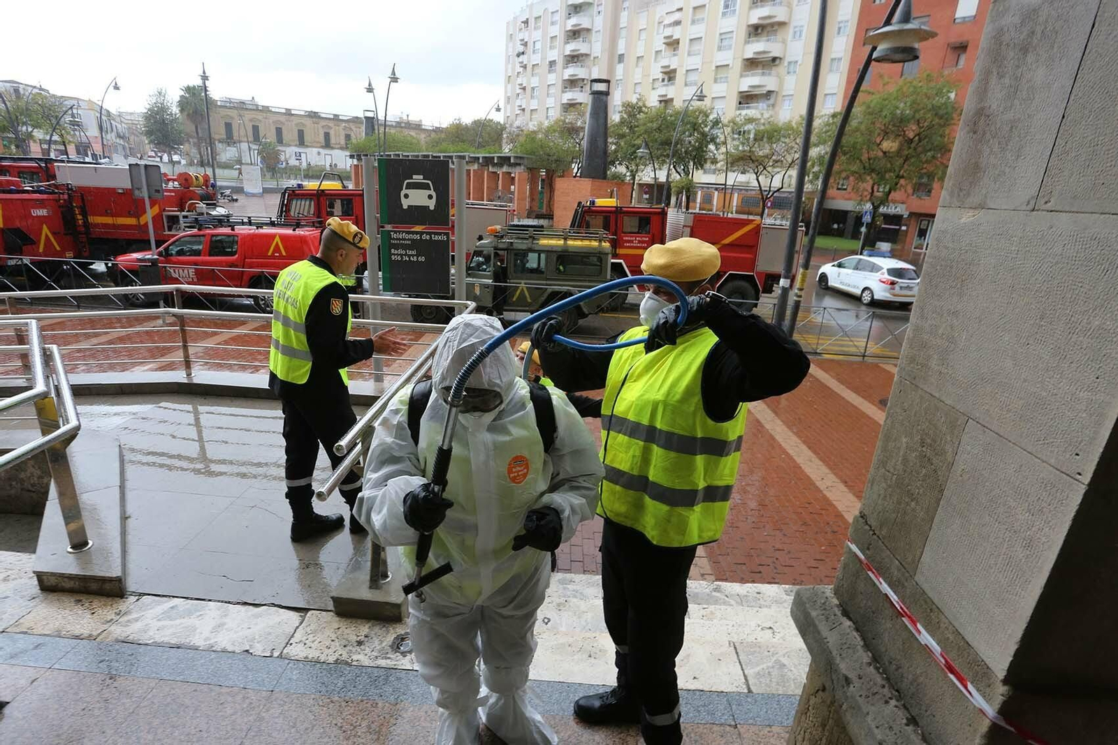 Coronavirus:Imágenes de la Unidad Militar de Emergencias actuando en Jerez
