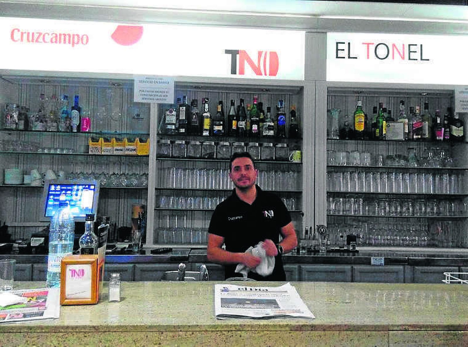 Juan Delgado, dueño de El Tonel, en su cervecería.