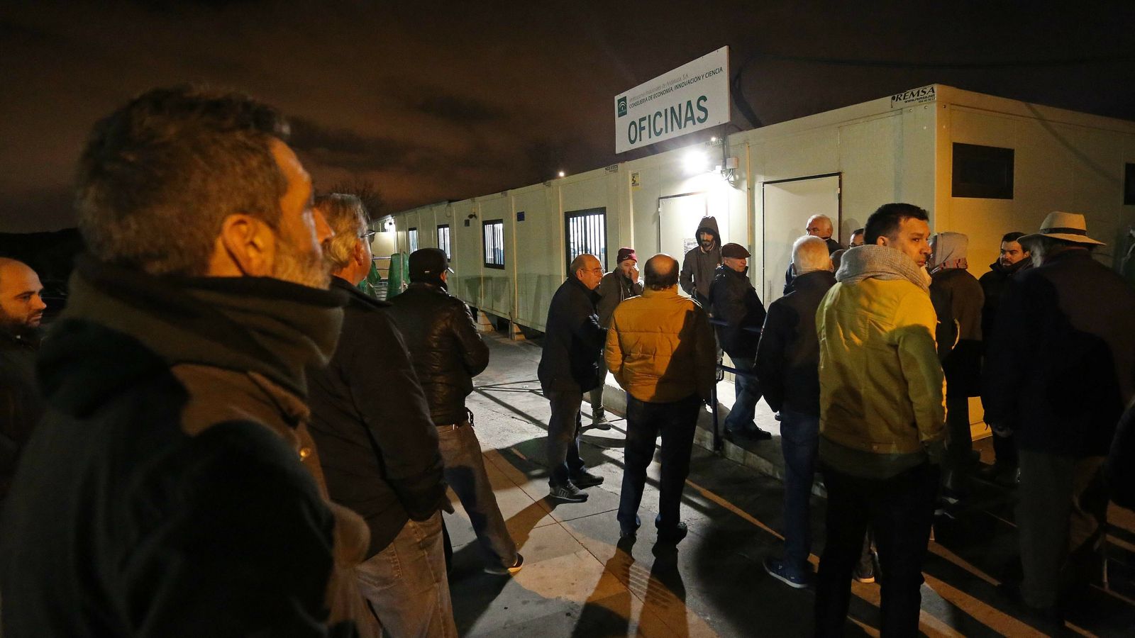 Colas en la ITV de Algeciras