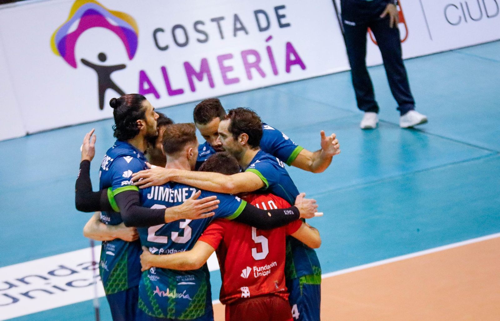 Las imágenes del Unicaja Costa de Almería-Leleman Conqueridor, primer partido del play off por el título de Superliga en Almería