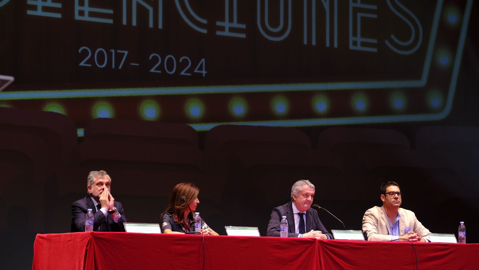 Imágenes del acto de jubilación de los profesionales del Distrito Sanitario Almería