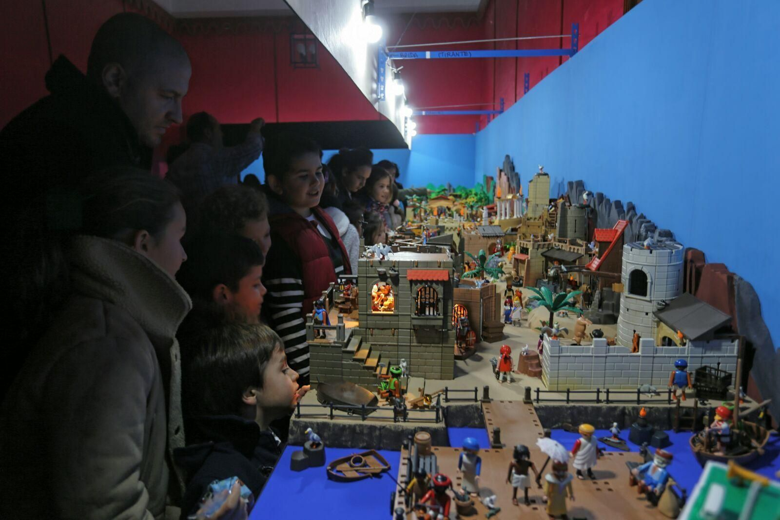 Una imagen del Nacimiento de Playmobil instalado en la Plaza de Toros.