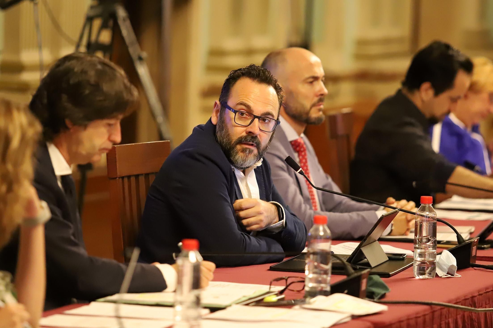 Imágenes del pleno municipal celebrado en el Ayuntamiento de Huelva