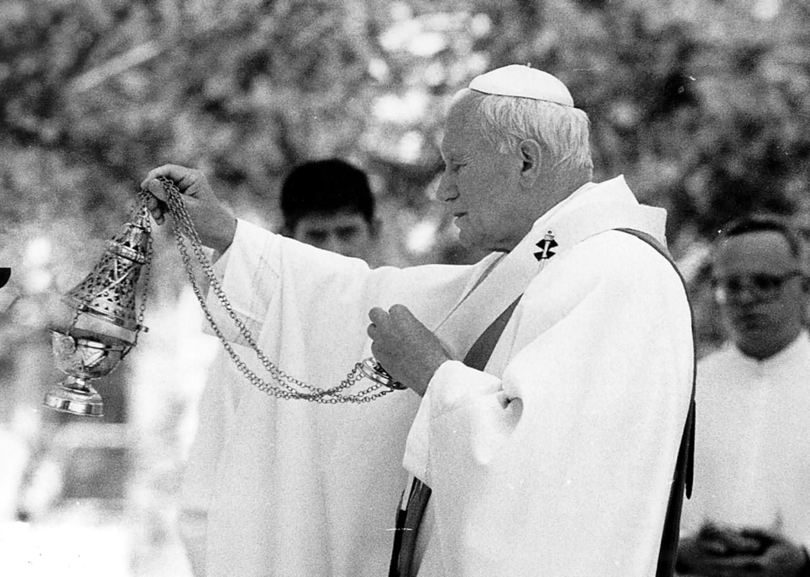 Juan Pablo II en la Misa celebrada en la Avenida Andalucía de la capital