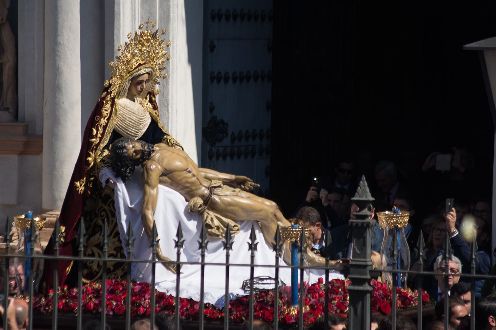 Regreso a su capilla de la Hermandad del Baratillo