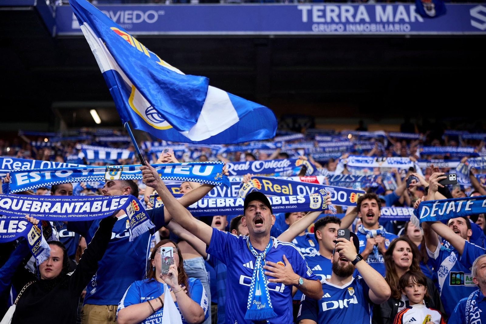 Las fotos del ascenso del Oviedo ante el Mirandés