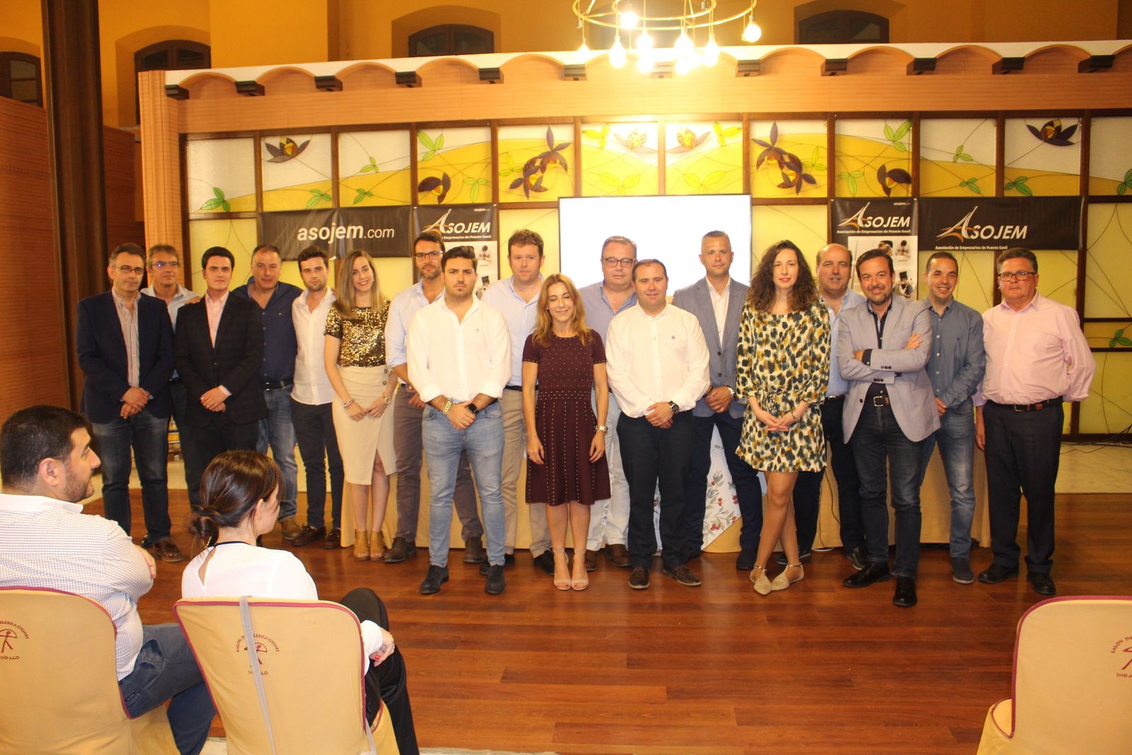 Integrantes de la nueva junta directiva de Asojem