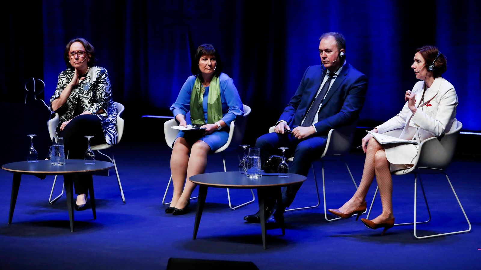 Personalidades en la apertura de este foro en San Sebastián.