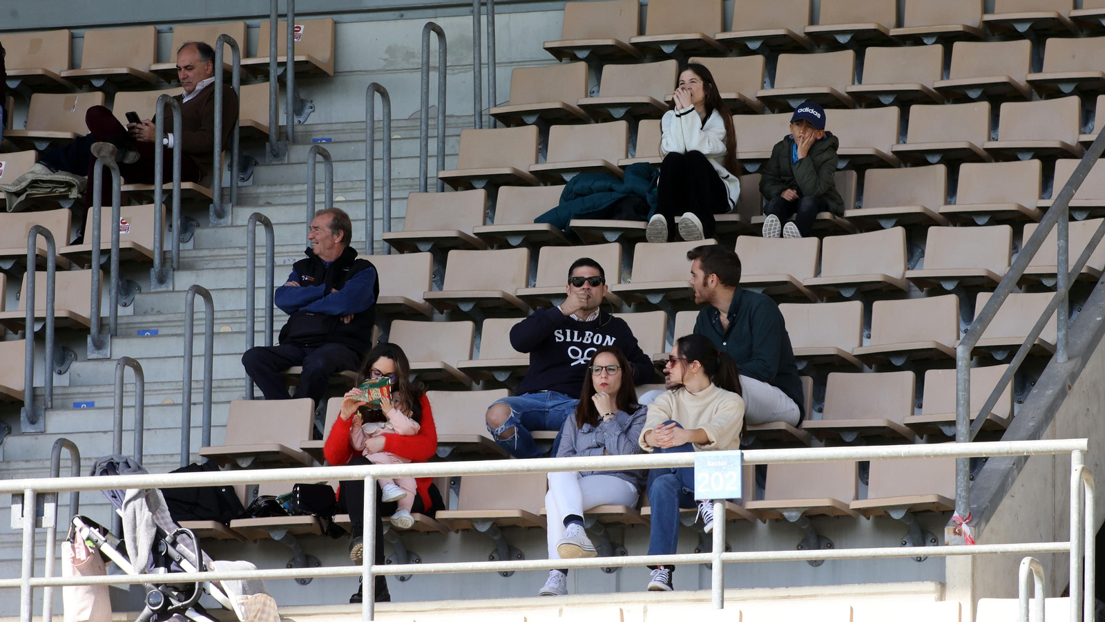 Búscate en el partido Xerez DFC - Atlético Sanluqueño en Chapín