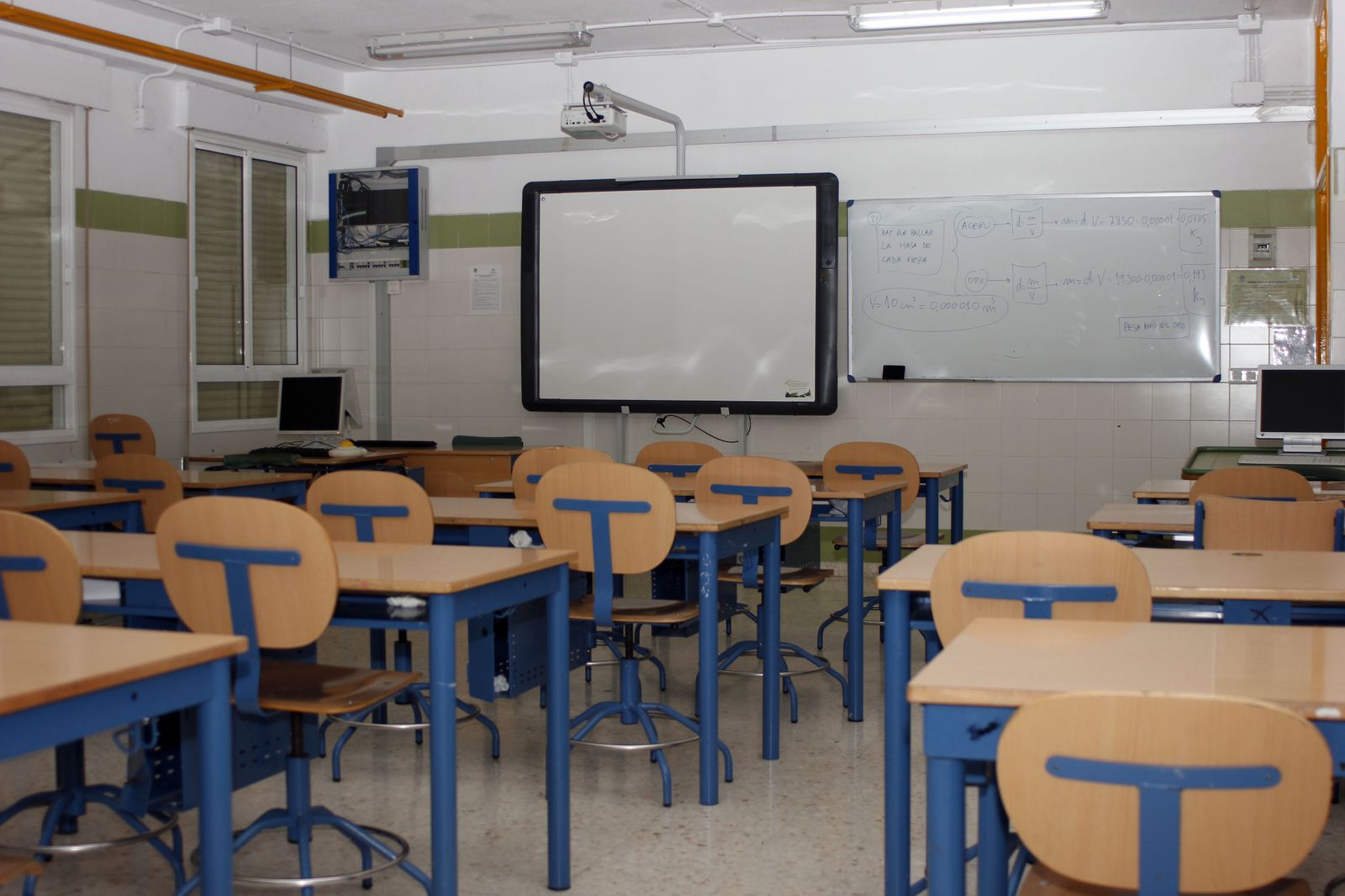 Aula vacía de un centro educativo.