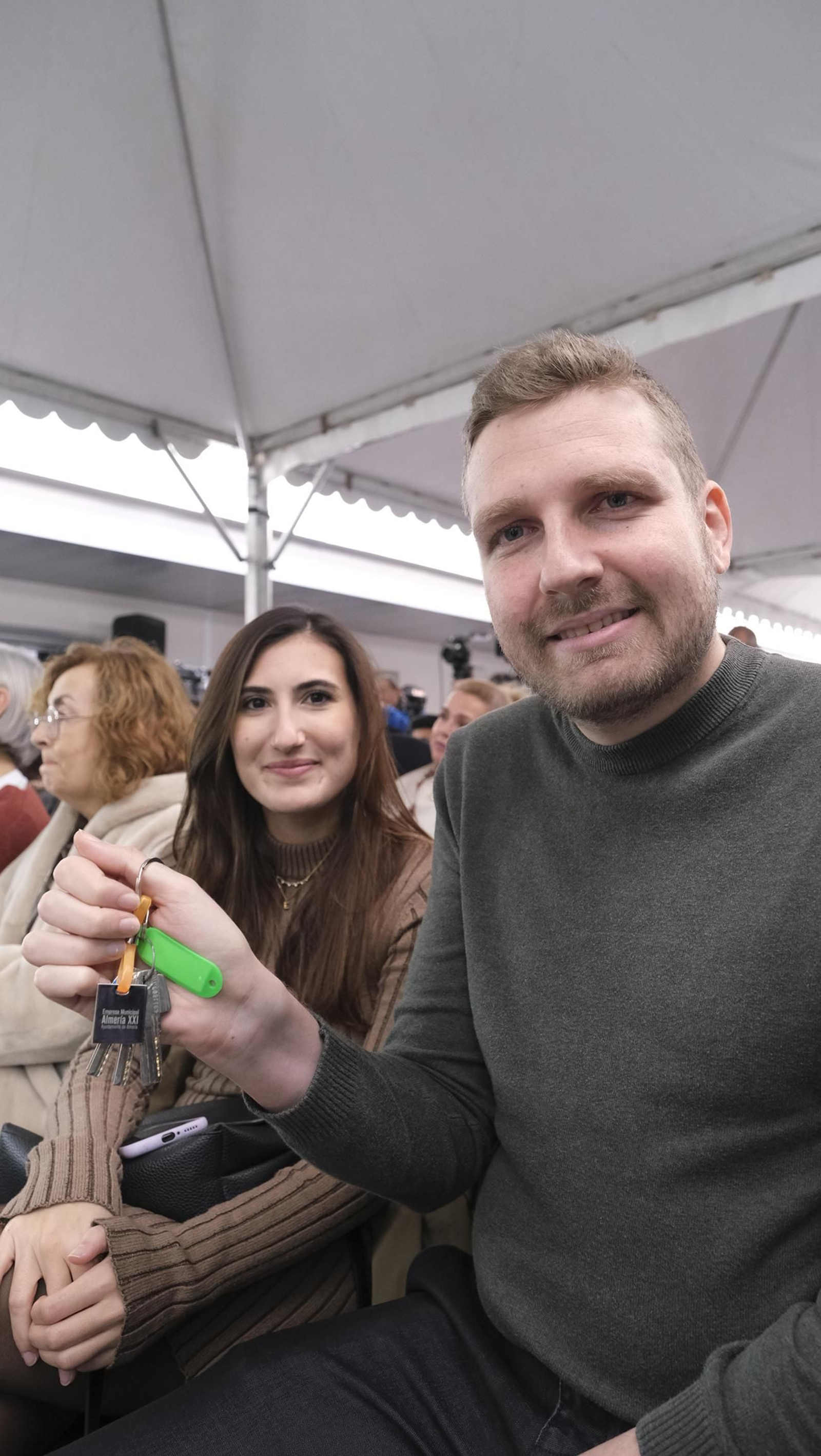 Las imágenes de la entrega de viviendas de VPO en Costacabana