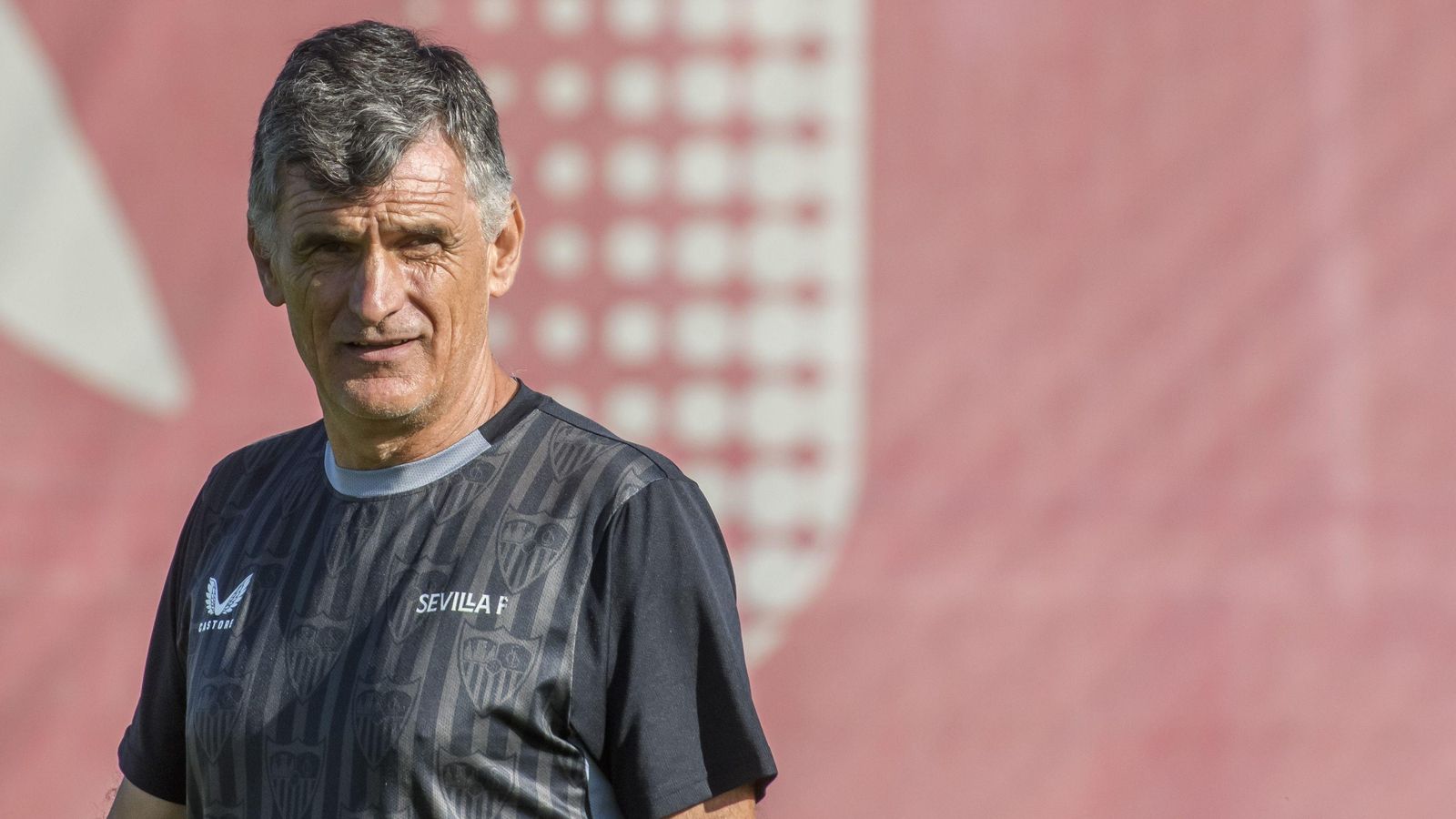 Mendilibar, en un entrenamiento reciente del Sevilla.