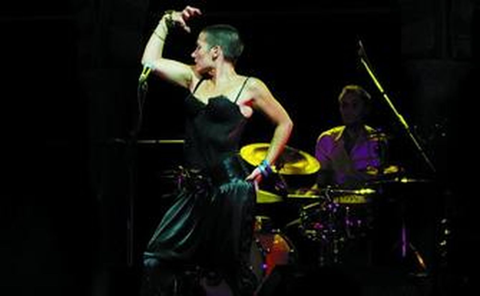 La Shica hizo las delicias de los asistentes a su concierto, cargado de una elegante fusión de estilos.