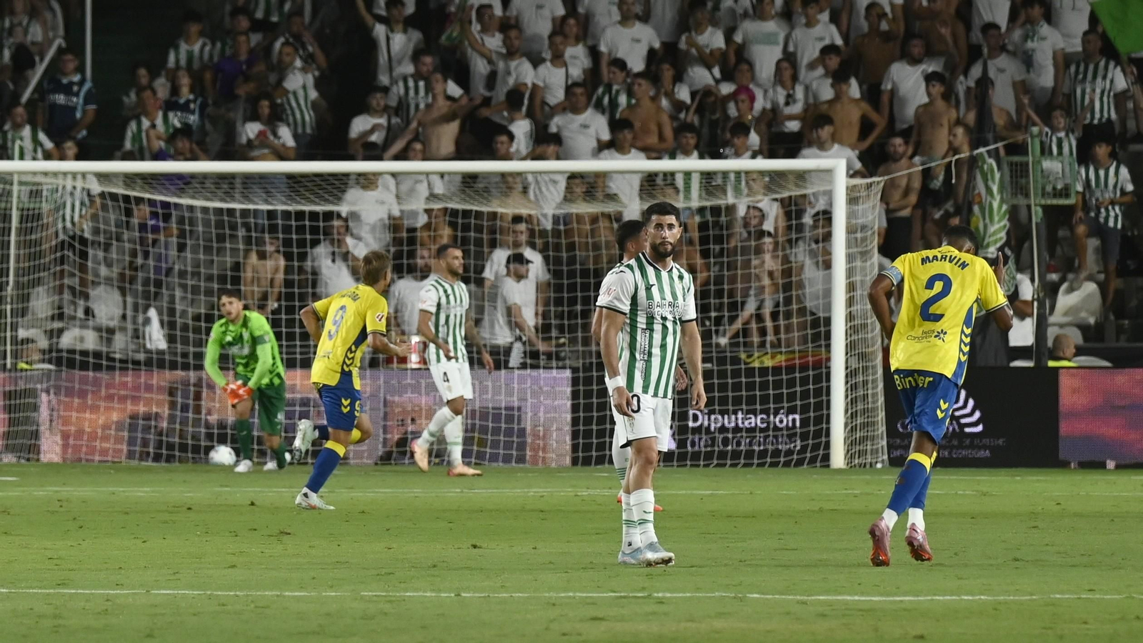 Jacobo, Álex Martín y Carlos Marín, abatidos tras el 0-1 de Las Palmas.