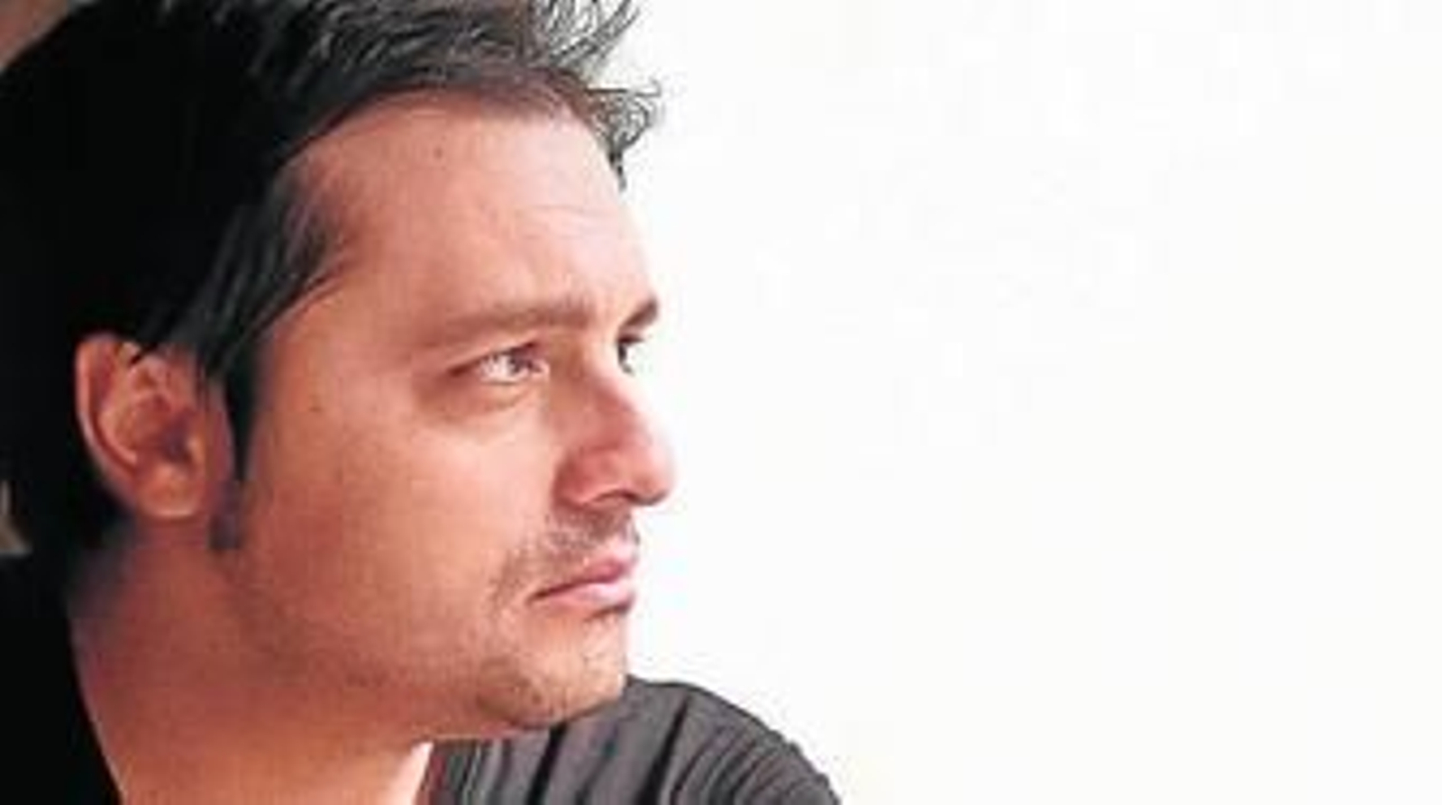 Miguel Ángel Zapata se adentra con esta obra en el terreno de la novela.