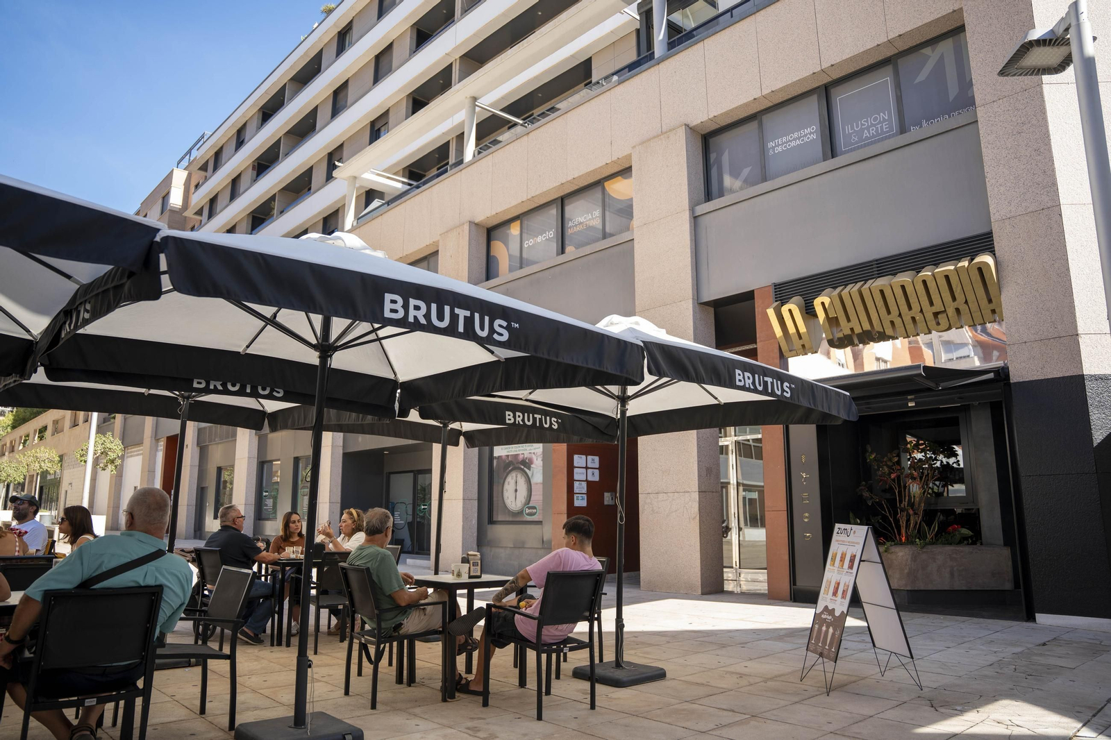 Las imágenes de la suculenta Churrería ubicada en la plaza 3 de abril