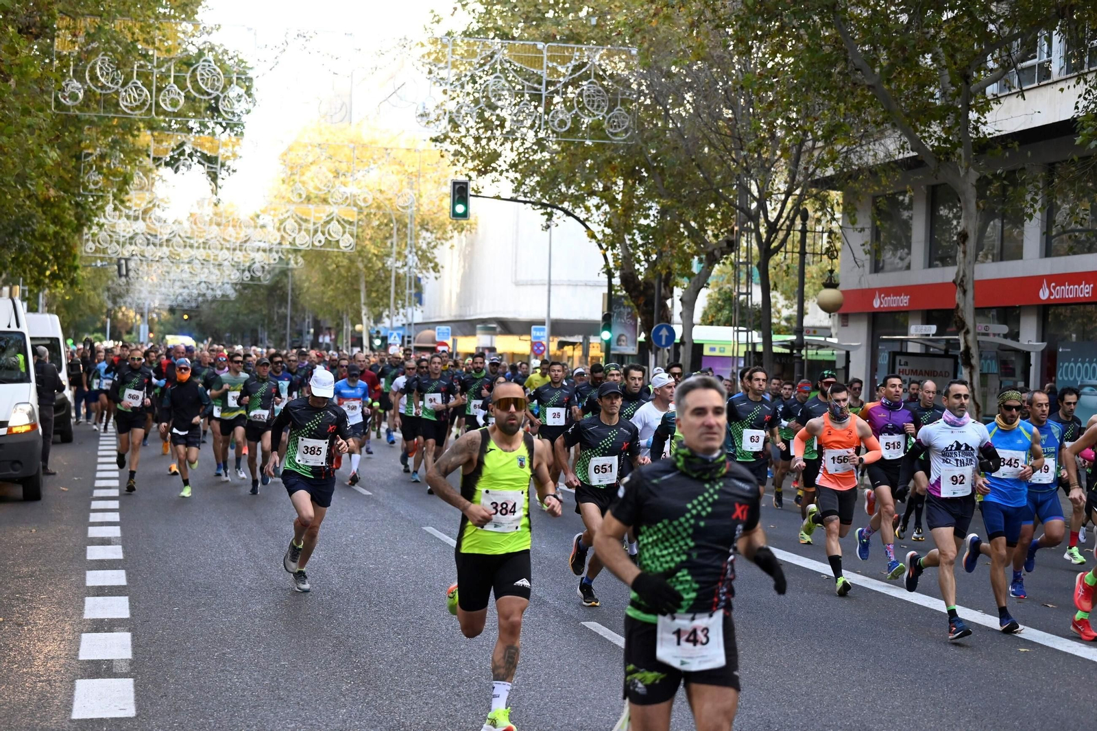 Varios atletas, durante la salida de la carrera del año pasado.