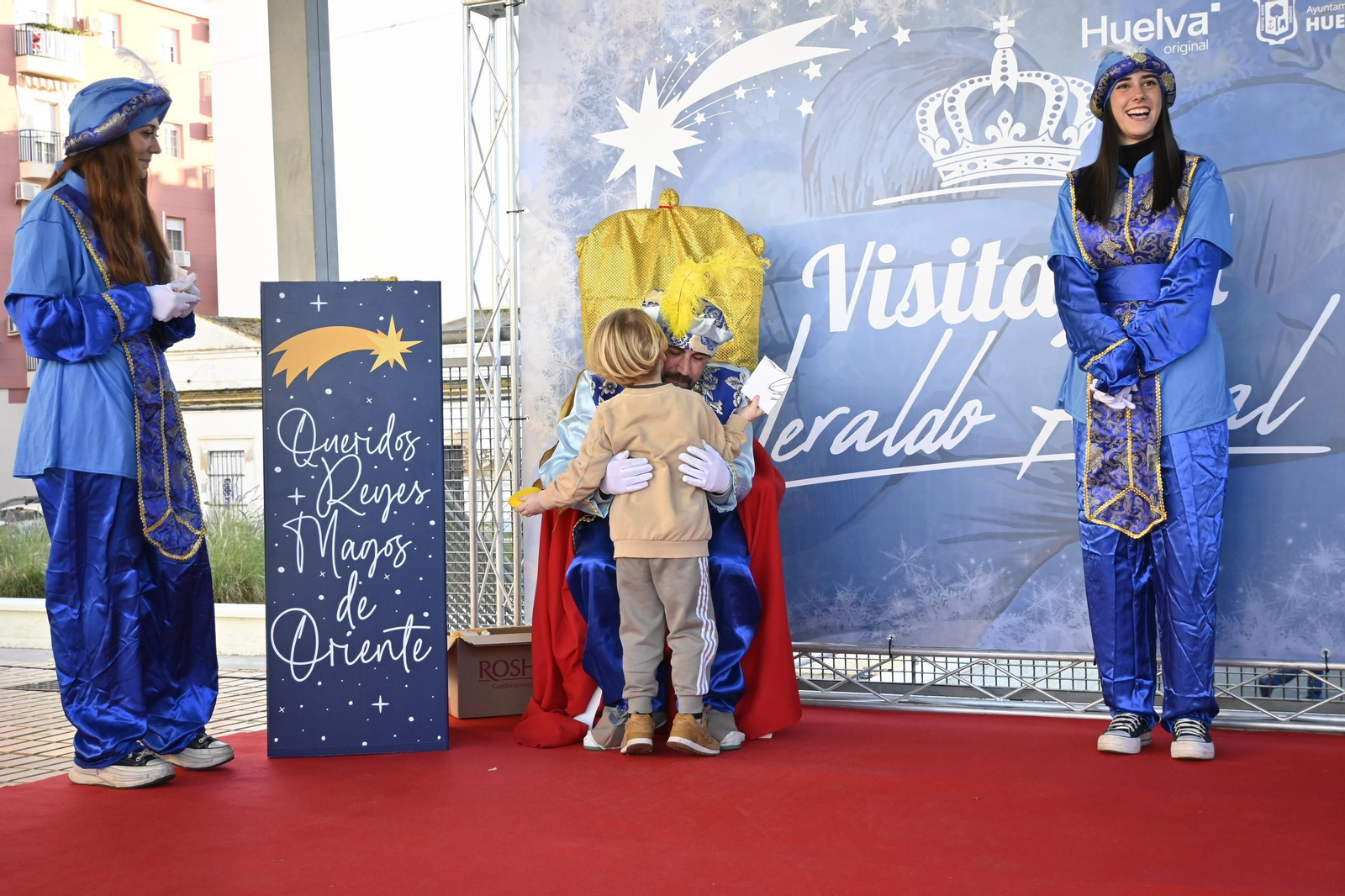 Recogida de cartas del paje real en la plaza Miguel Raya en el Molino, en imágenes