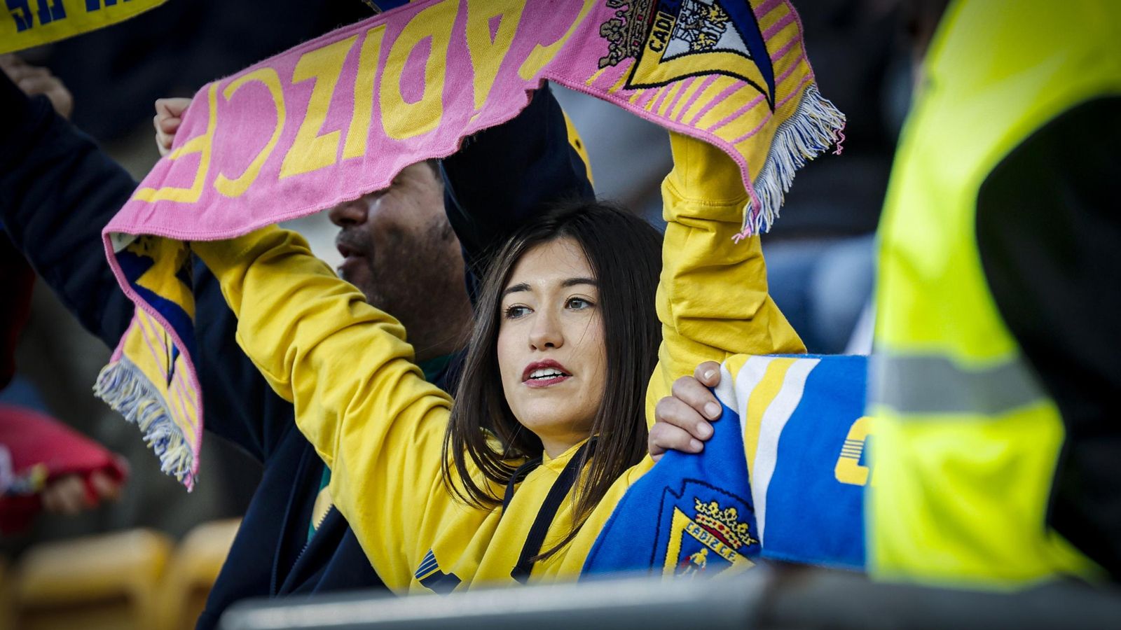 Búscate entre las fotos del partido de fútbol Cádiz CF - Albacete Balompié