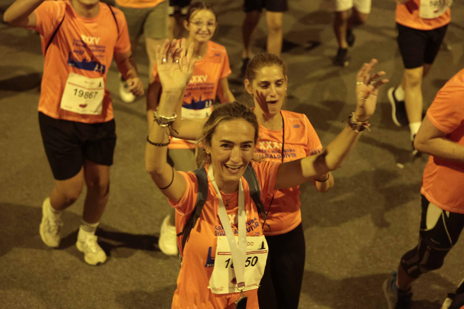 Búscate en las fotos de la Carrera Nocturna (III)