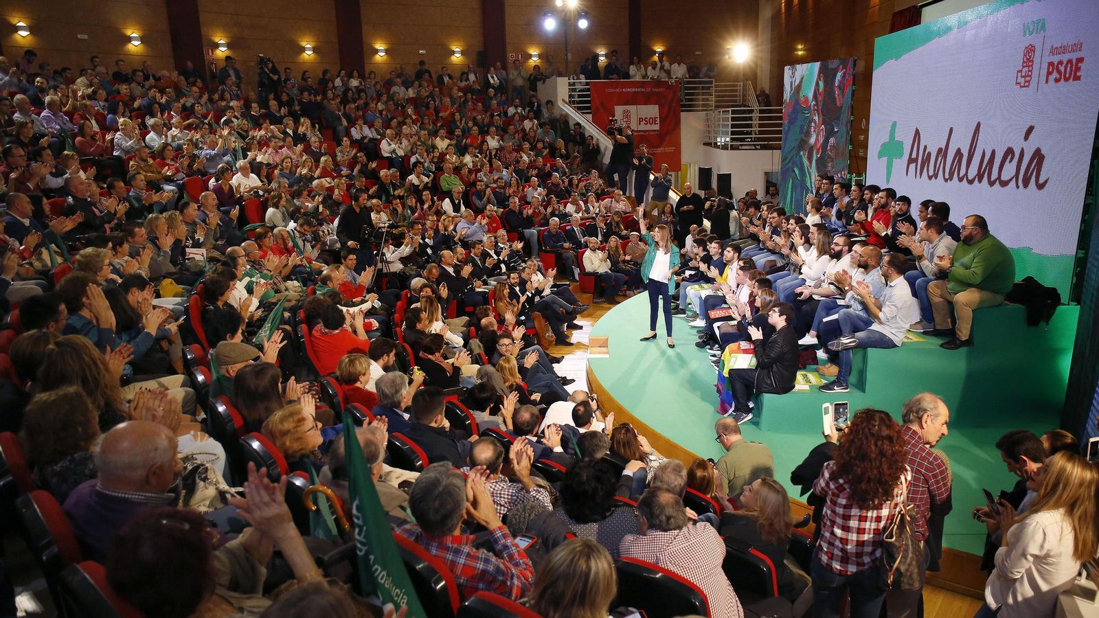Estado del aula magna de la Facultad de Derecho durante el acto.