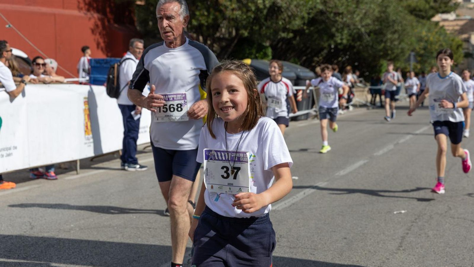 La carrera escolar de “La Gloria” que aúna inclusión y solidaridad, en imágenes