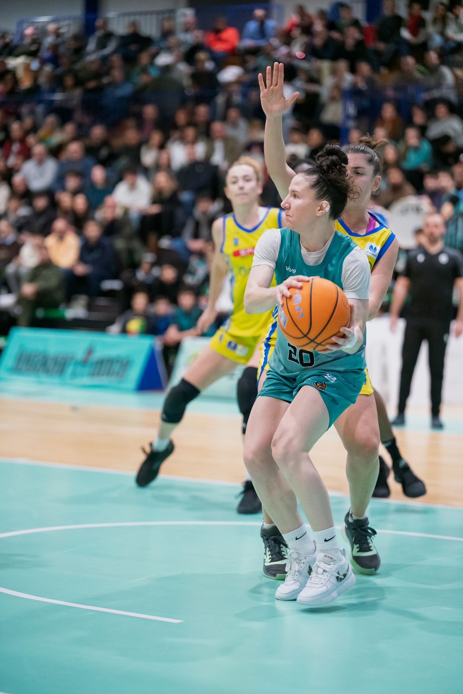 Esencial victoria del CAB Estepona ante el Spar Gran Canaria (80-64)