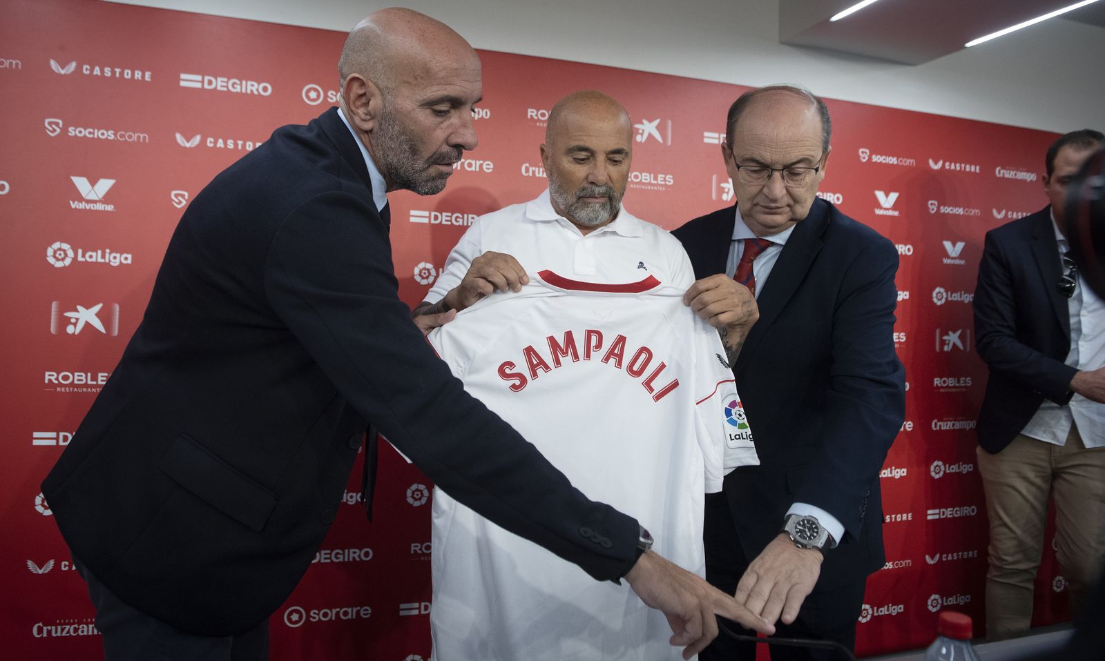 Las imágenes de la presentación de Sampaoli como nuevo entrenador del Sevilla