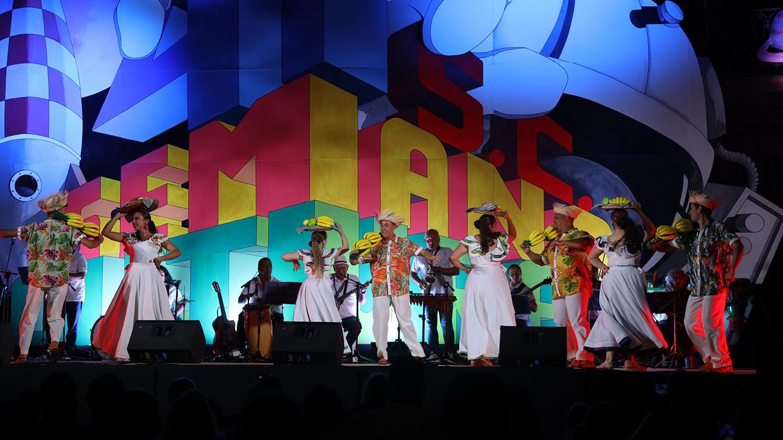 Actuación de danza en la Semana Cultural del municipio.