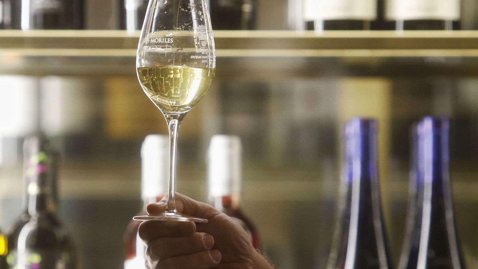 Detalle de una copa de vino.