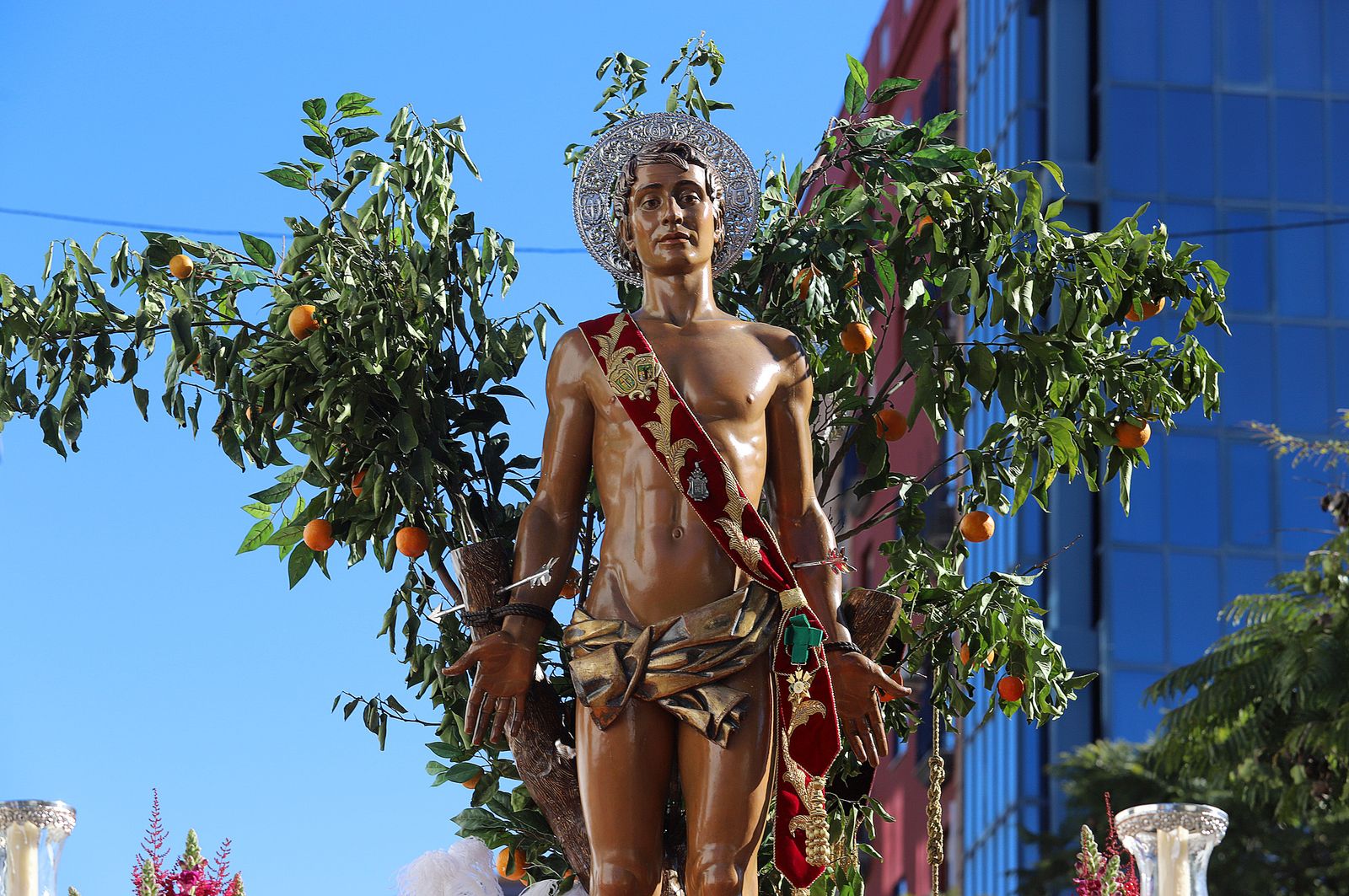 Imágenes de la procesión de San Sebastián en Huelva