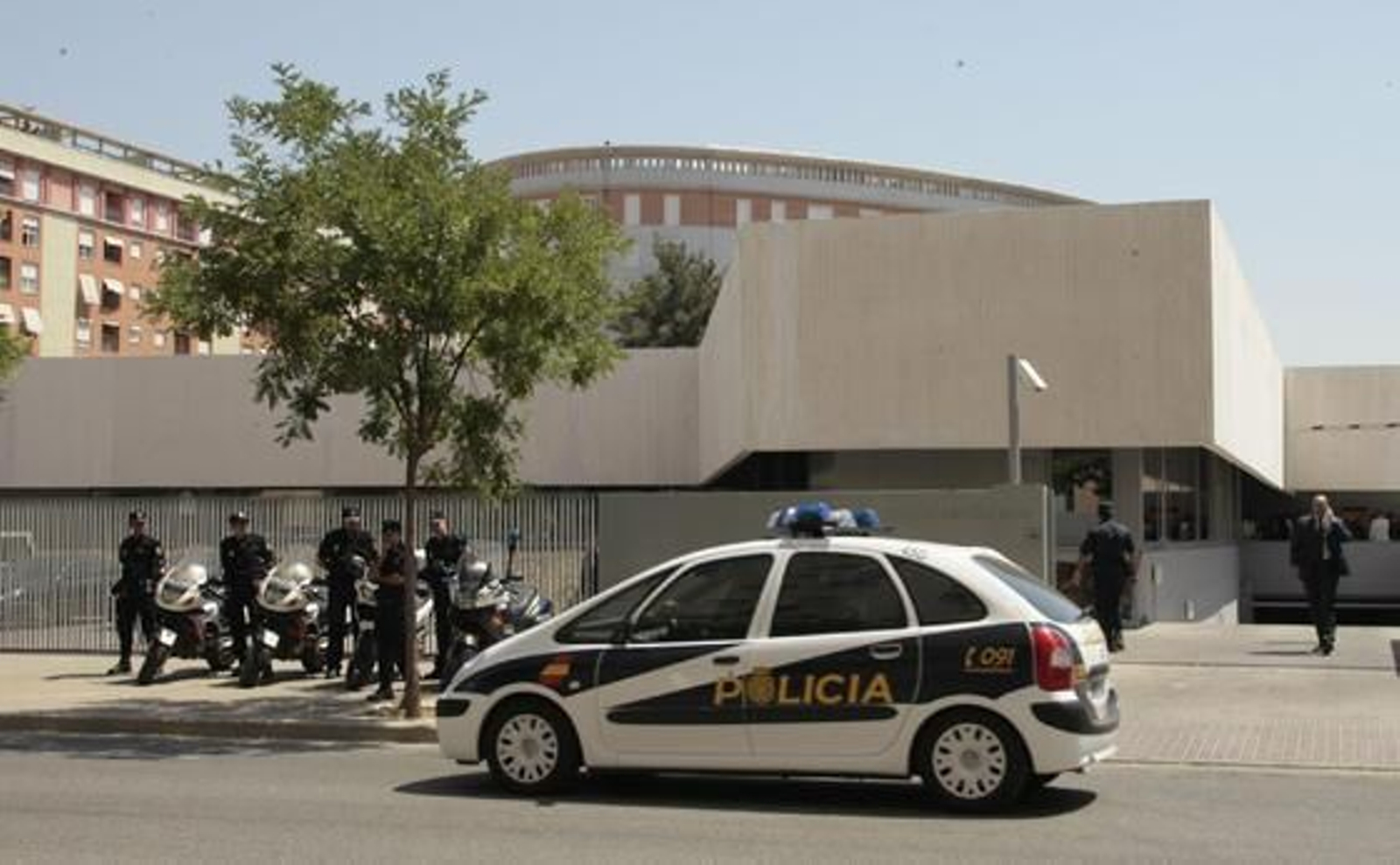 Vista general de los exteriores de la nueva Comisaría de Policía en Sevilla Este.

Foto: Juan Carlos Muñoz