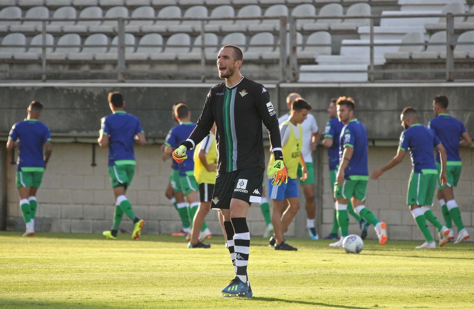 El amistoso Real Betis-Nottingham Forest, en imágenes