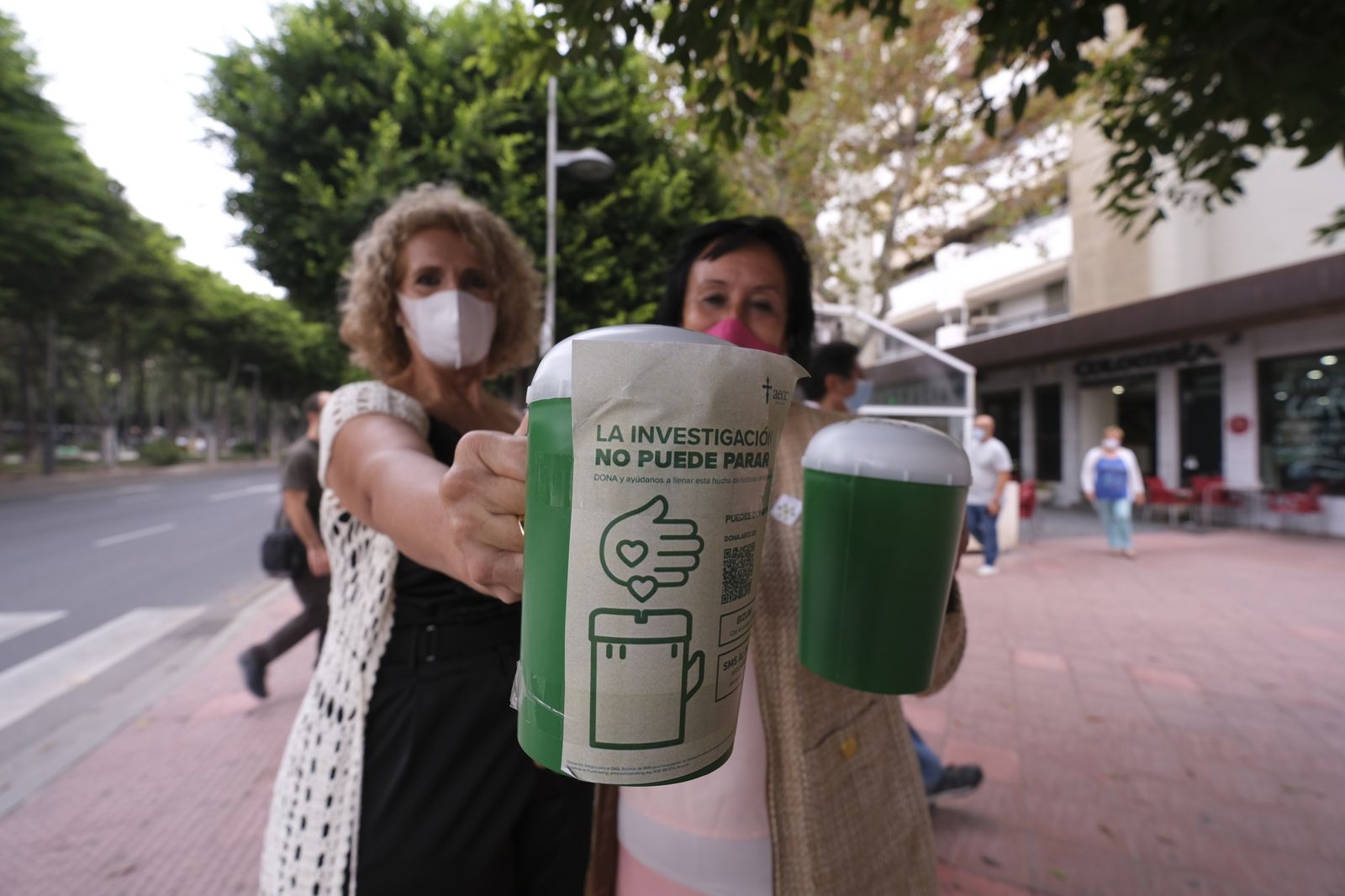 Cuestación de la AECC contra el cáncer en Almería