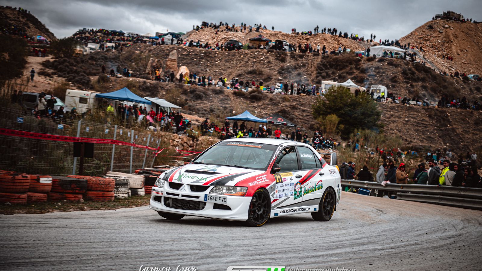 Miguel Montoya a su paso por uno de los tramos del circuito de la Subida del Mármol con su Mitusbishi EVO VIII.