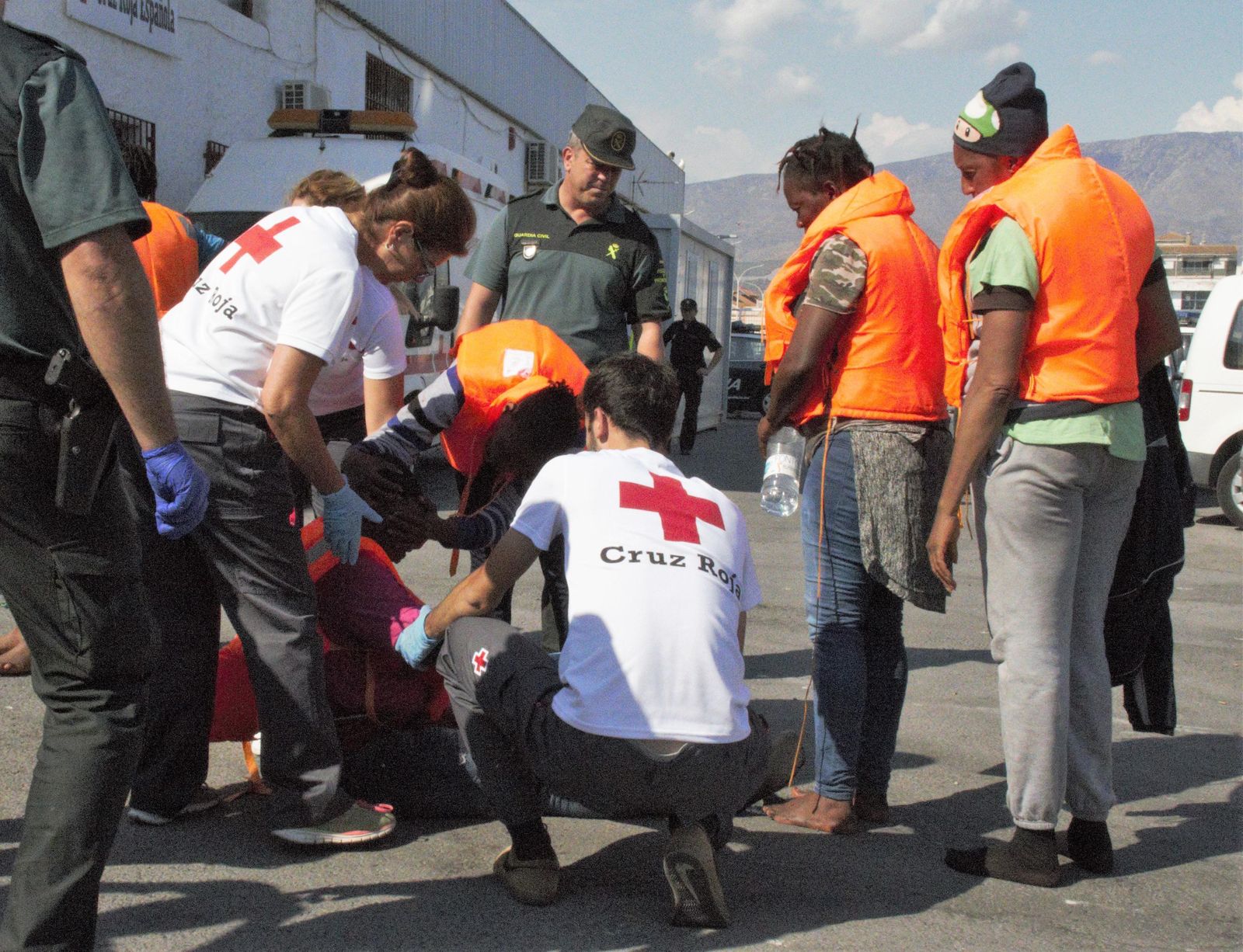 Tres personas fueron trasladadas al Hospital de Santa Ana de Motril.