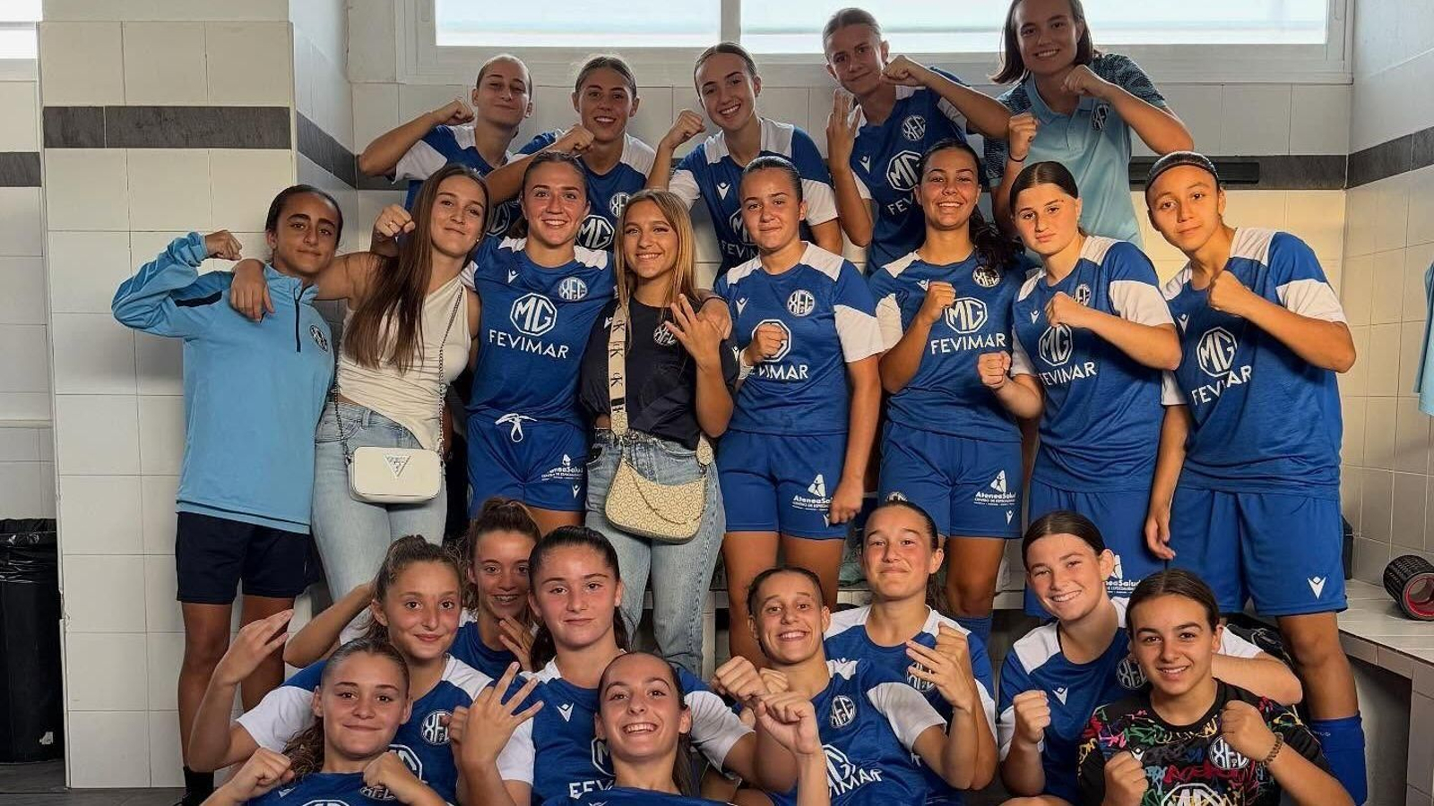 Las jugadoras del Xerez Féminas celebran su goleada en el estreno liguero.