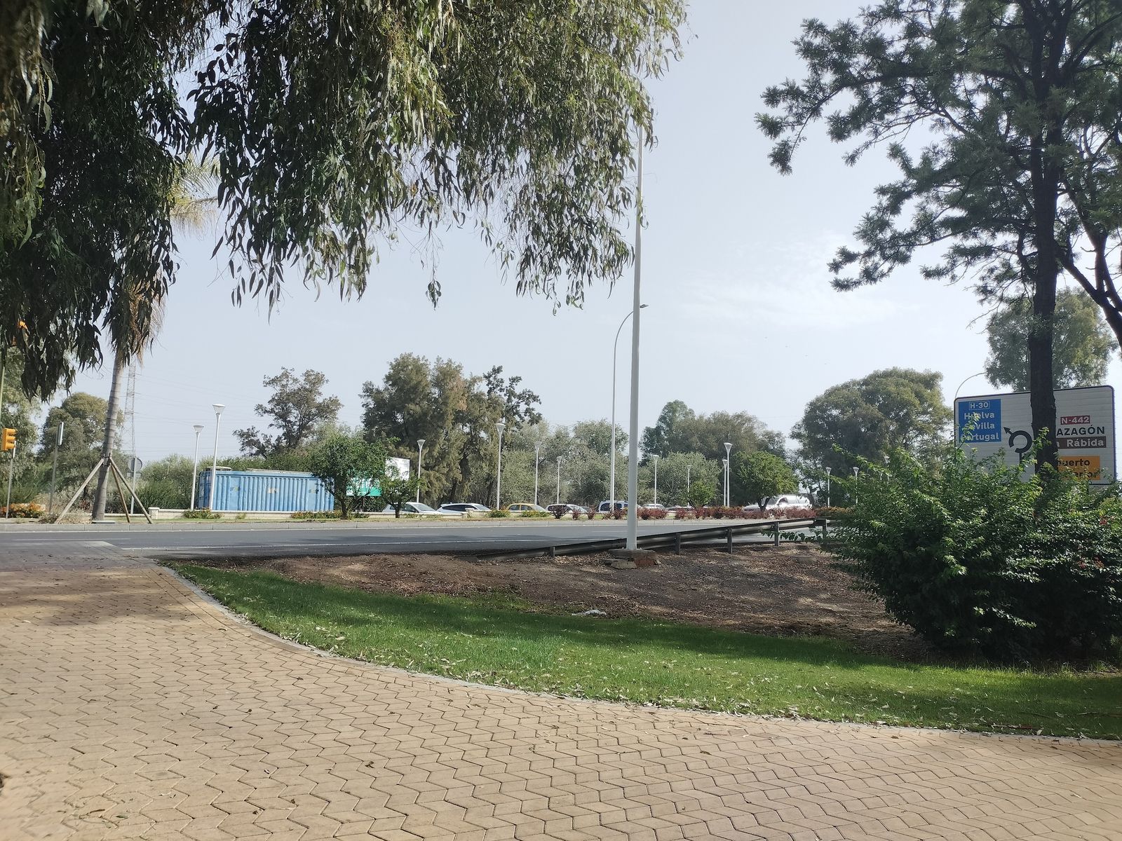 Así marchan las obras de la nueva zona de aparcamientos en el entorno del Monumento a Colón