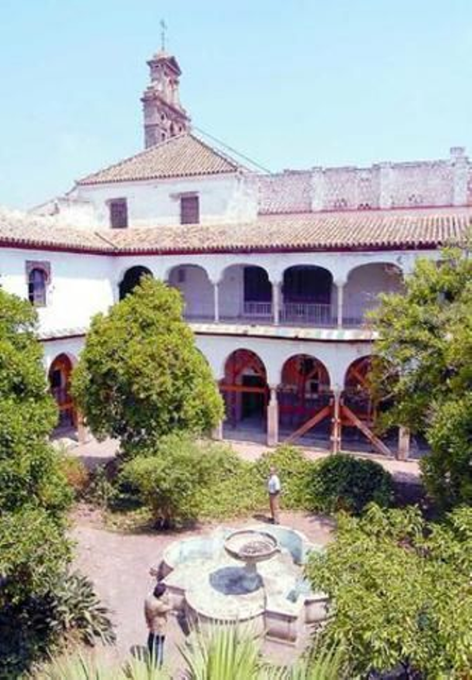 El Convento de Santa Clara, antes de las obras de reforma. El Convento de Santa Clara, antes de las obras de reforma.