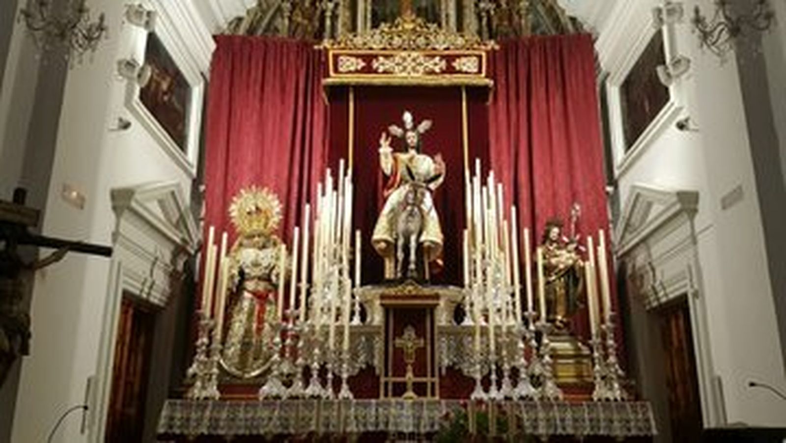 Altar del triduo extraordinario de Borriquita