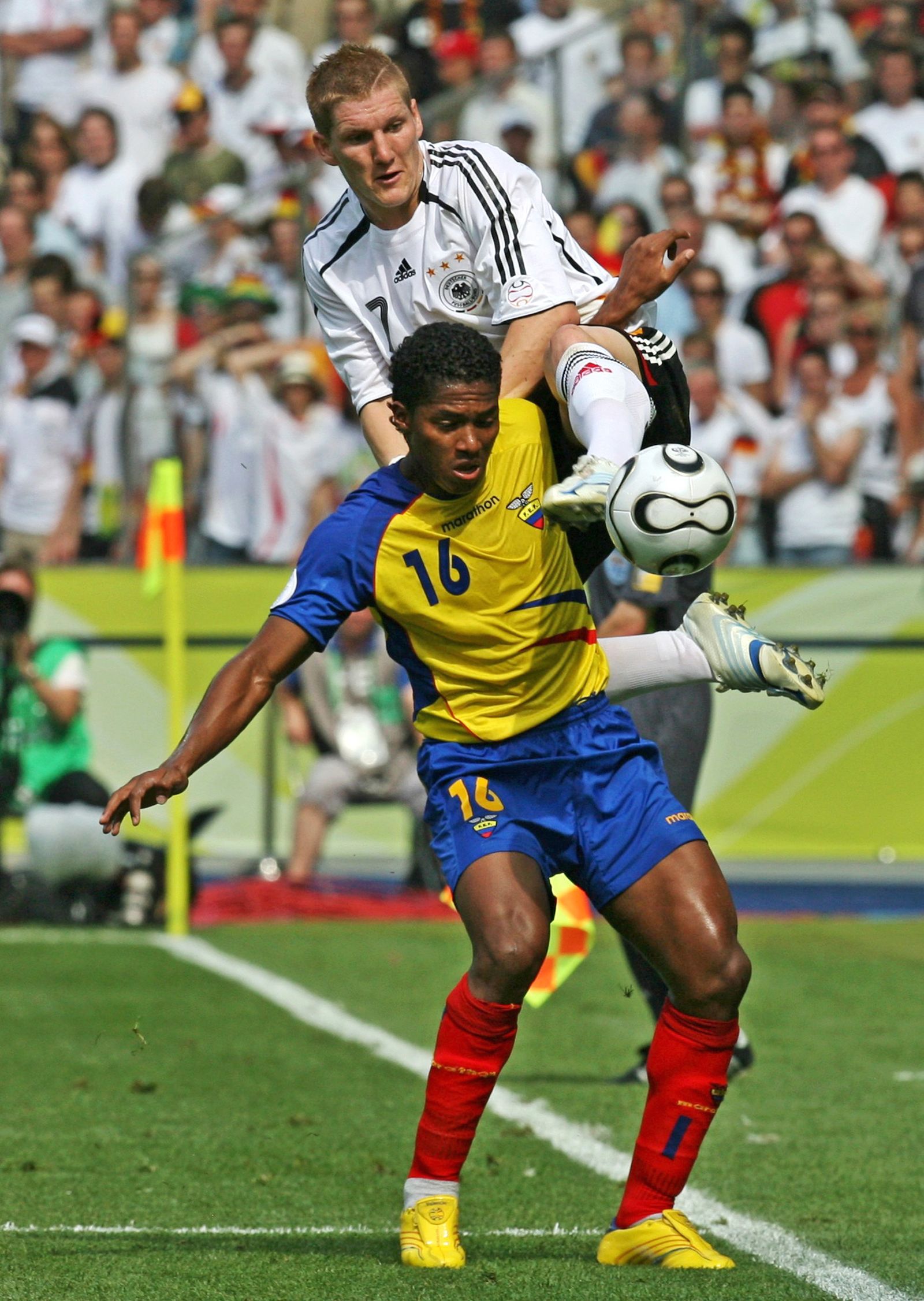 Antonio Valencia (Recre, 2005/06), durante el partido de Ecuador con Alemania en el Mundial de 2006.