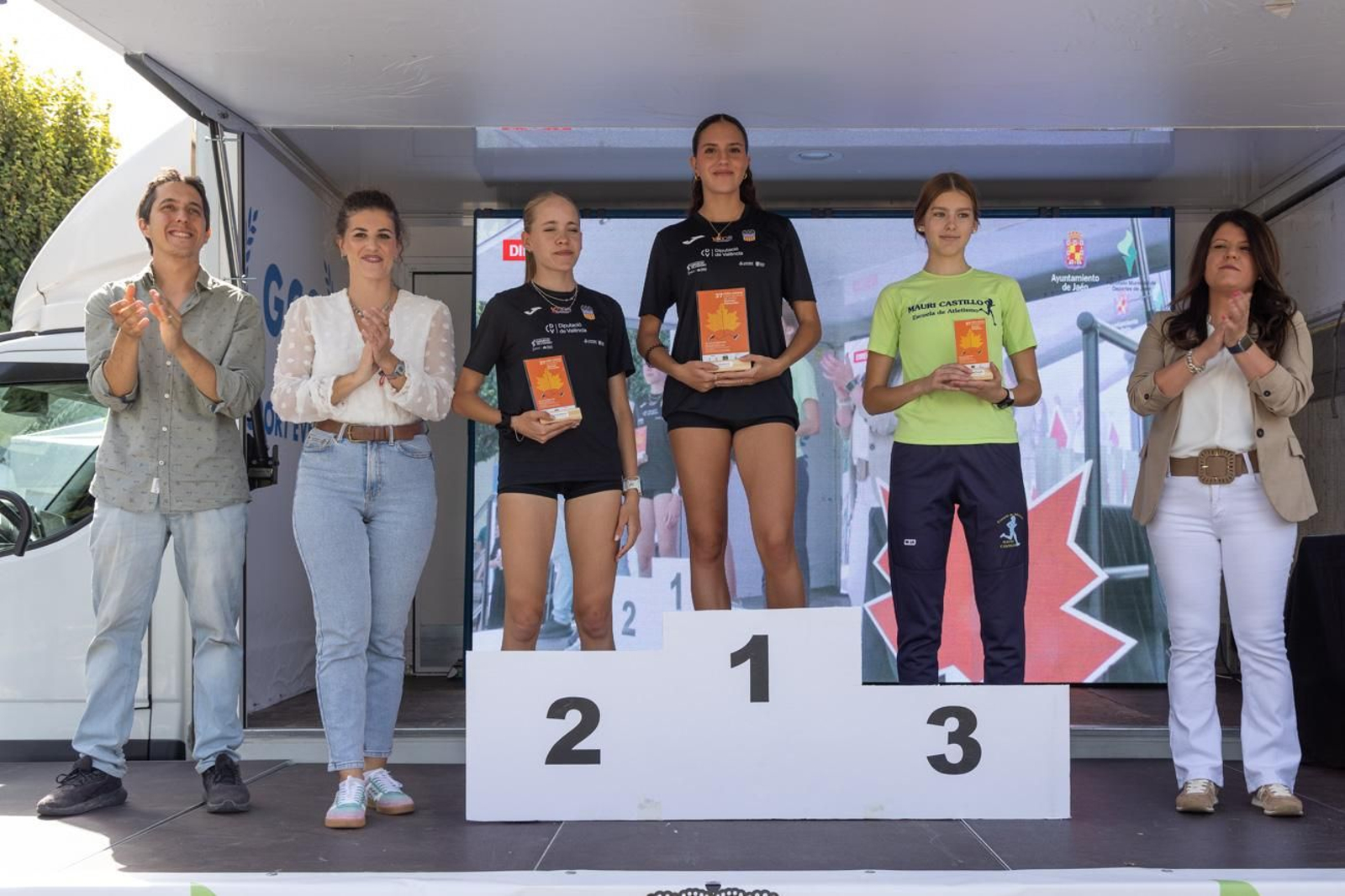 Ignacio Fontes y Marta Serrano reinan en la XXXVII Milla Urbana Internacional de Otoño 'Manuel Pancorbo'