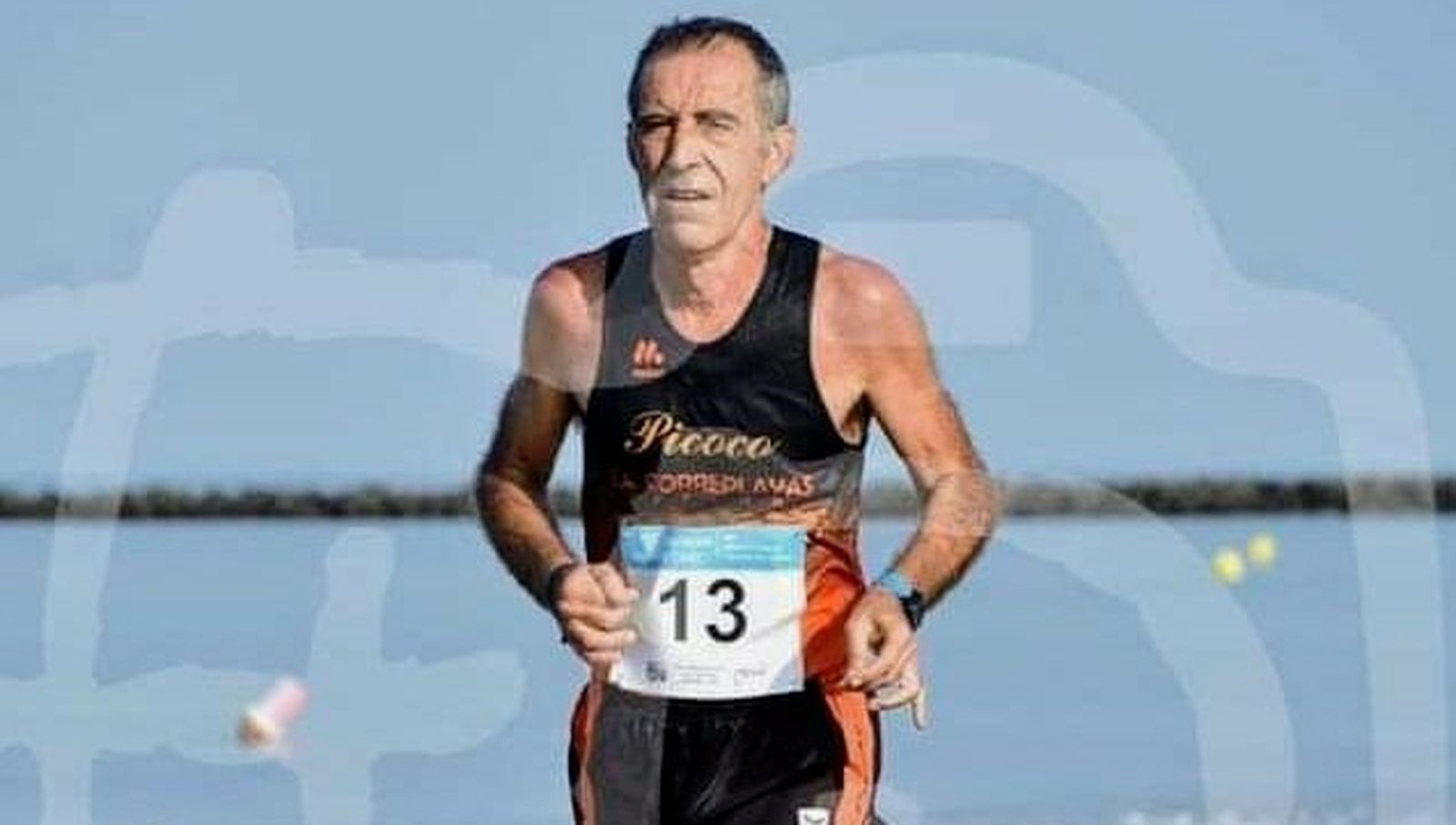 Francisco Rodríguez Guisado, conocido en Chipiona como Paco Guisado, en una carrera.