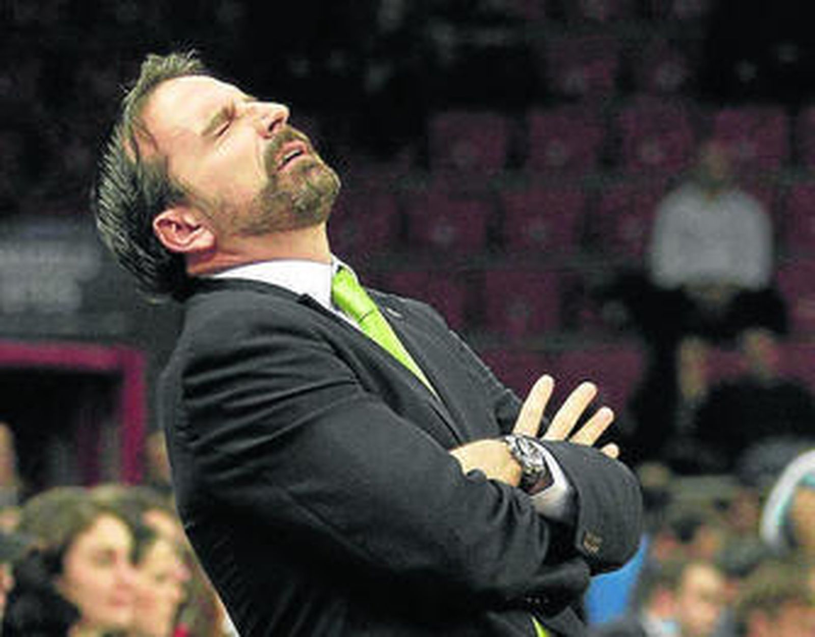 Plaza se lamenta de una jugada.